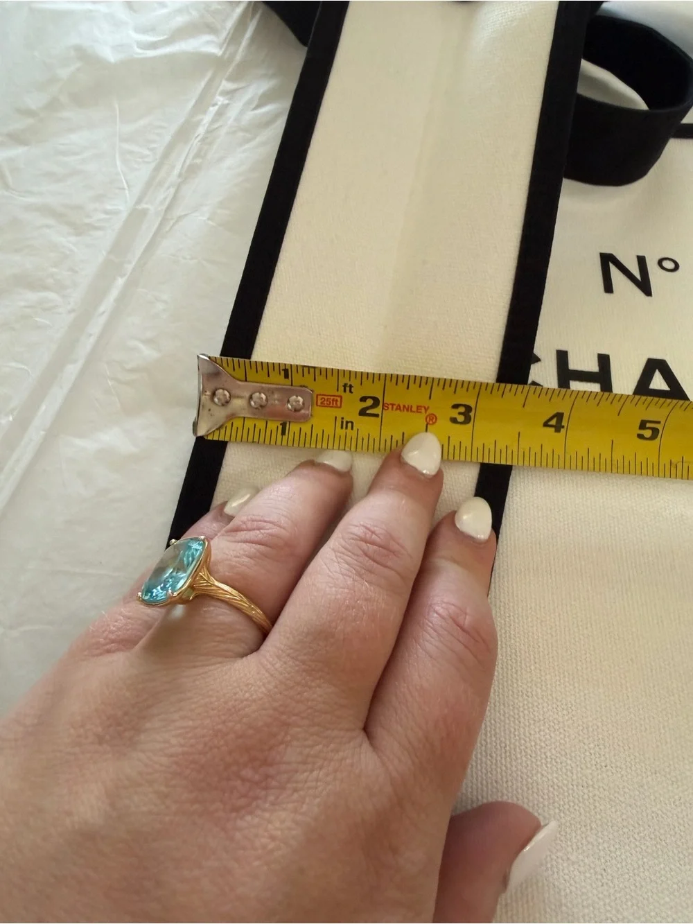Perfume gift tote CHANEL White and Black Tote Bag - N°5 Paris